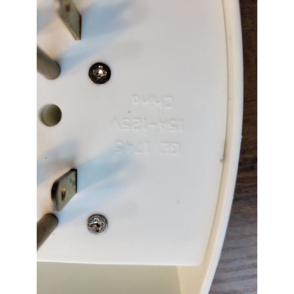 General Electric (GE) 6-Outlet Adapter - White, Ground, 15A-125V, 1745 - Picture 3 of 6